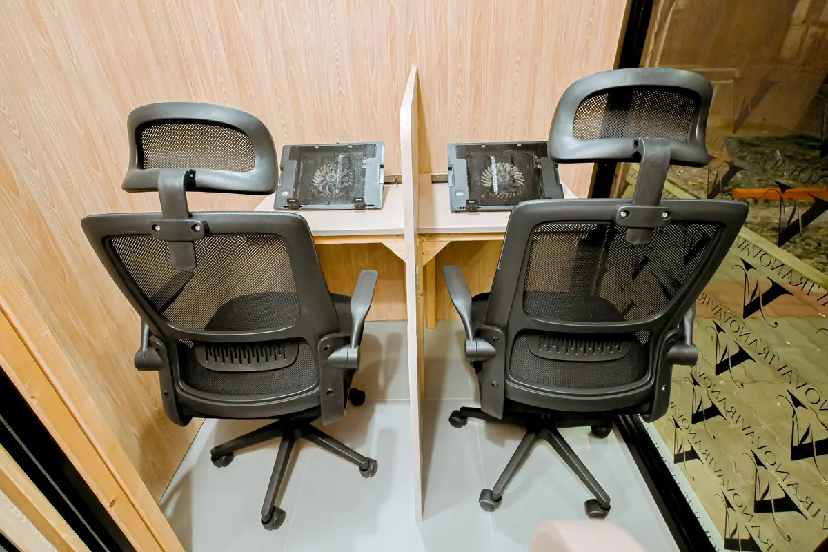 Ergonomic single cubicles inside Viranova coworking space